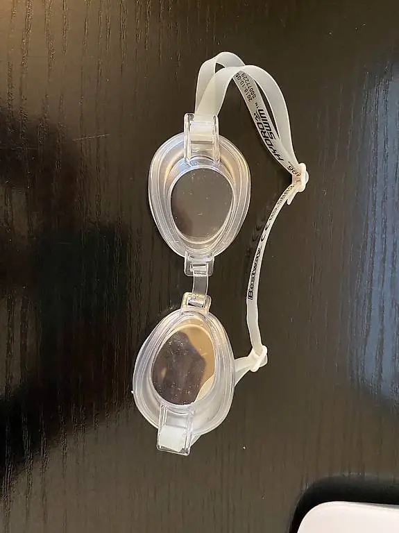 ungetragene, neue, transparente Bestway Kinder Schwimmbrille