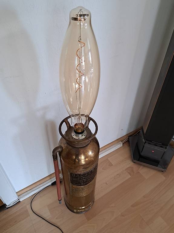 Feuerlöscher Messing als Lampe