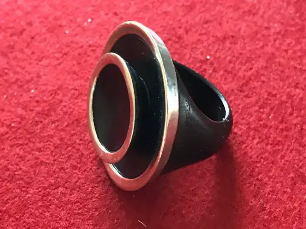 Schöner Ring, Holz/Metall