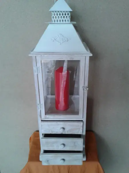 Laterne mit 3 Schubladen / weiss