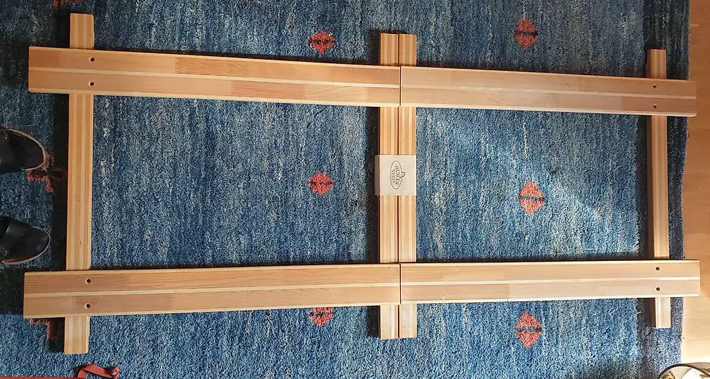 Hüsler Nest: 1 Einlegerahmen starr und 1 Federelement