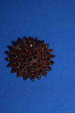 °°° Antike Brosche mit Granaten°°°