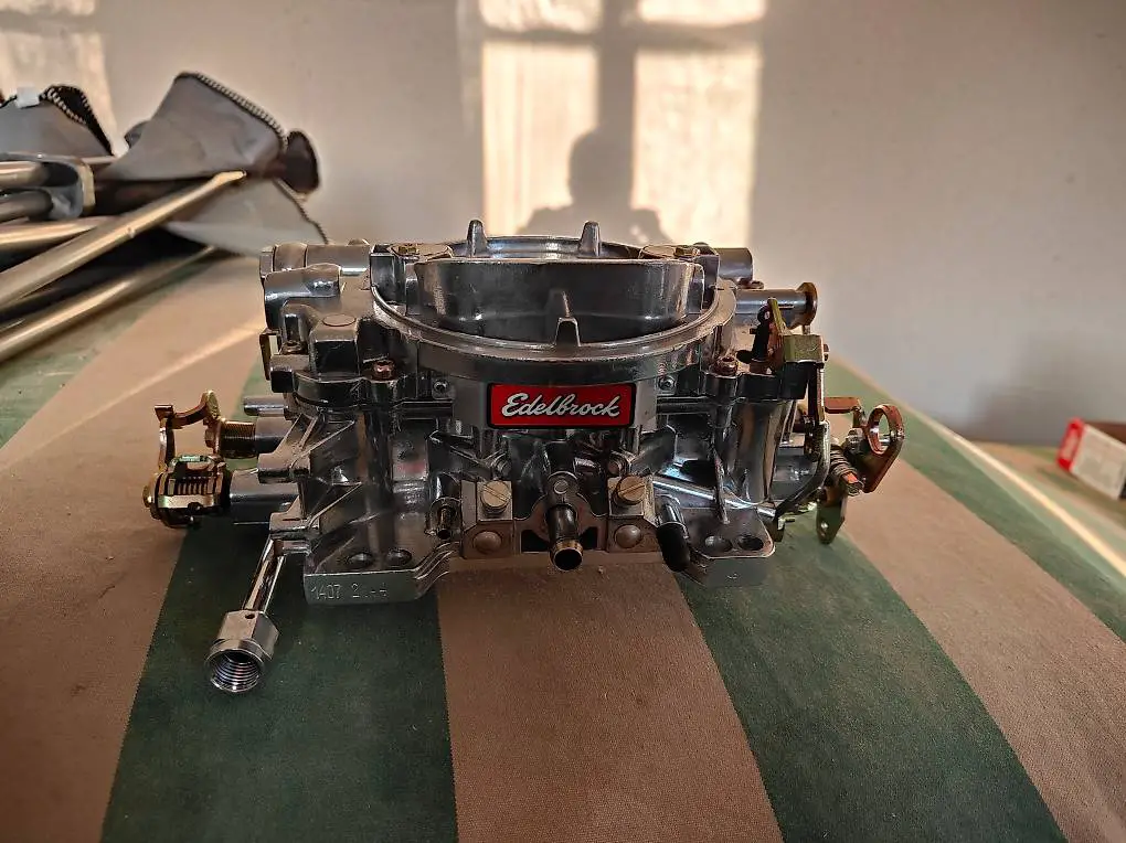 Edelbrock Vergaser 750 cfm