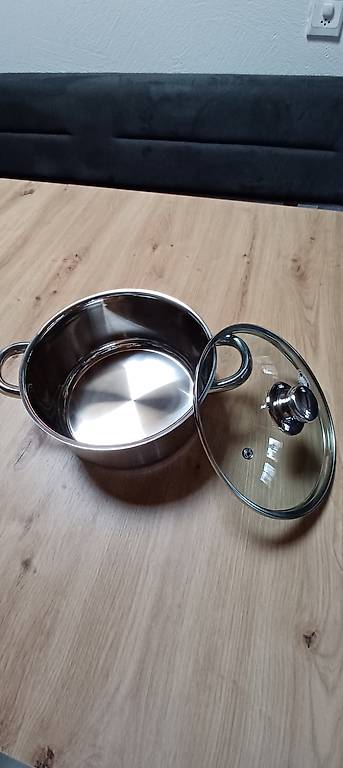 Pfanne mit Glasdeckel