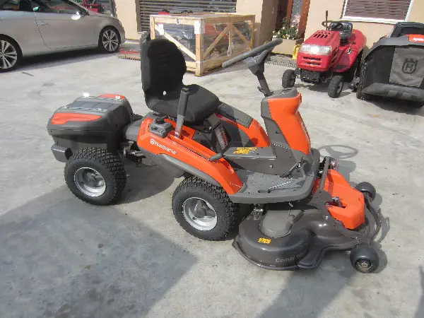 Husqvarna Akku-Rider R 200iX Demo-Maschine