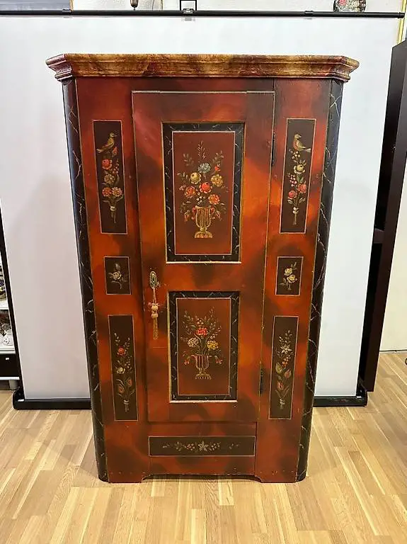 Antiker Bauernschrank mit Bauernmalerei - restauriert 1969