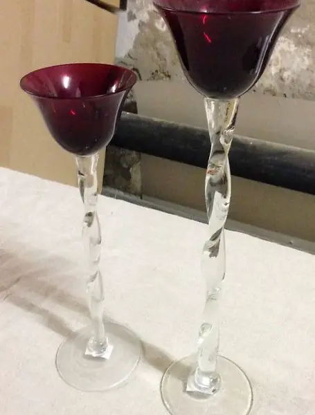 5 neue rote Sektgläser