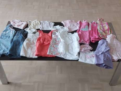 Lot d"habits bébé fille, taille 62 (2-4 mois)