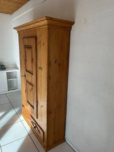 Antiker Schrank