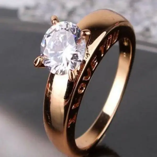 564N Sehr schöner Zirkon Solitär Ring Gold plattiert