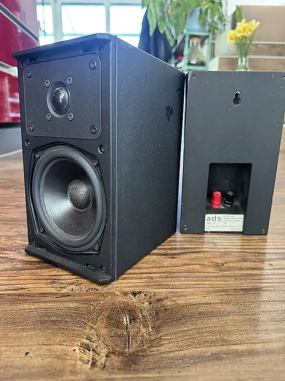 ADS CM5 Stereoanlage mit Verstärker und Kabel