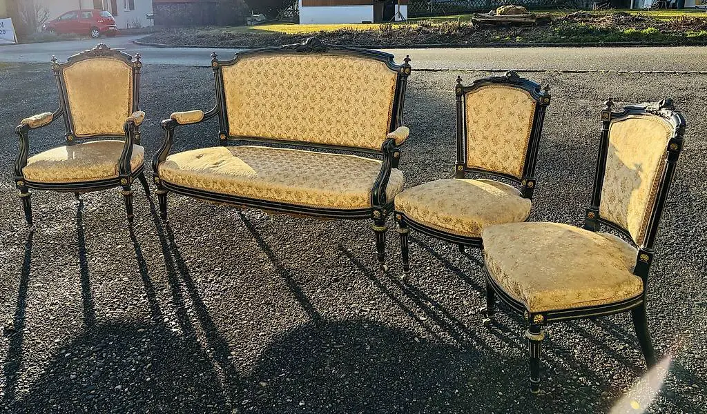Elegante Möbelgruppe im Stil Napoleons III.