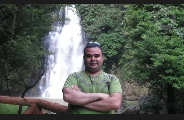 Lécher et suce une bonne bite et chate.