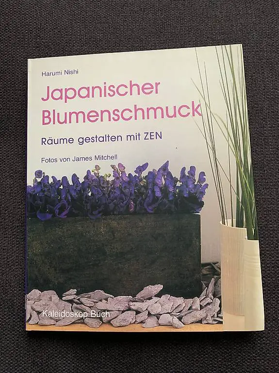 Japanischer blumenschmuck