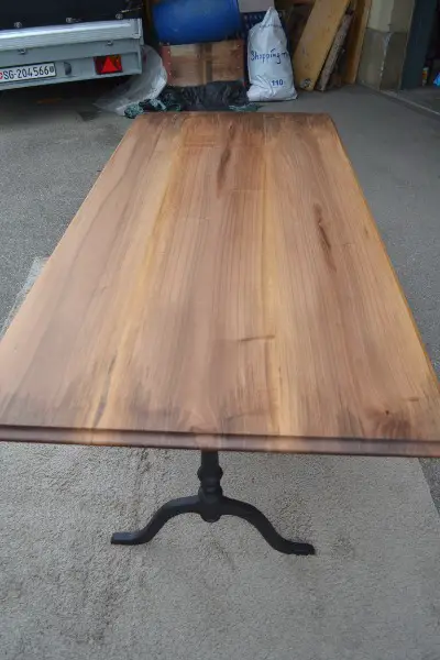 Beizentisch Nuss187 mit Gussfüsse Horgen