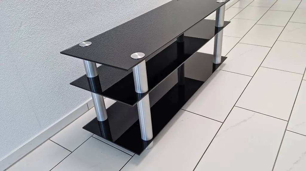 TV Möbel aus Glas und Chrom