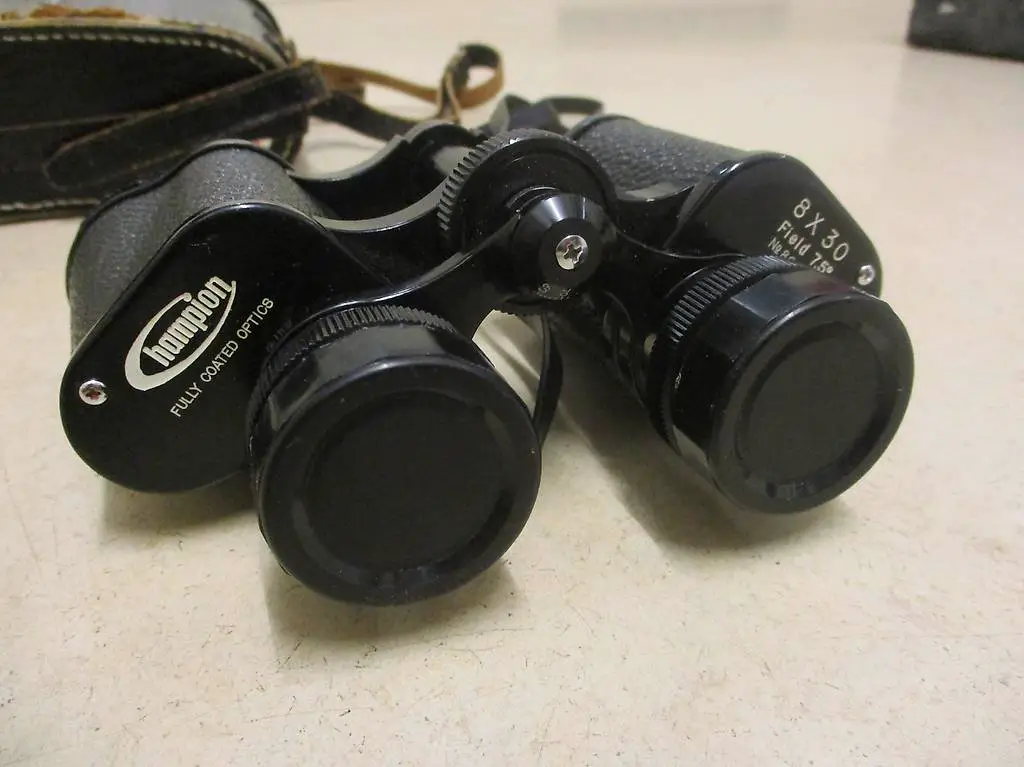 Fernglas Feldstecher CHAMPION 8x30 Field 7,5 Coated Optics