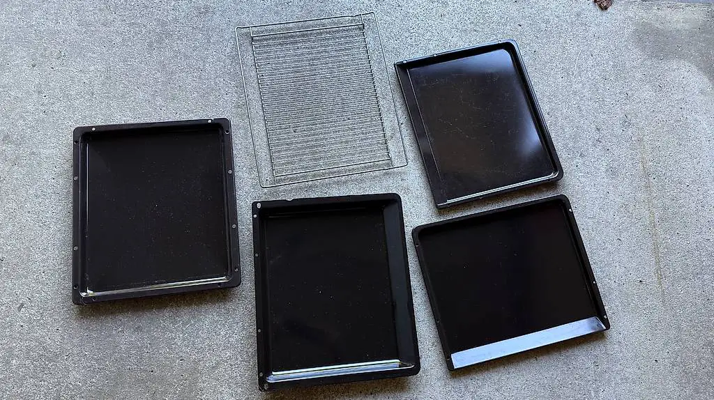 Div. Backbleche und Gitterrost