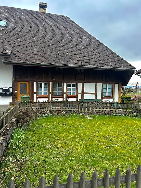 Möblierte Parterrewohnung im Grünen