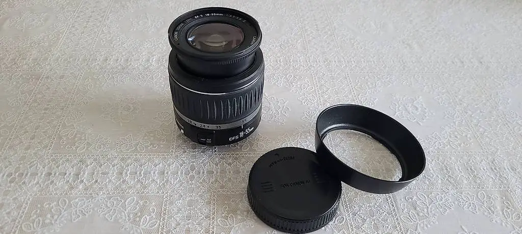 Canon Objektiv EF-S 18-55 mm
