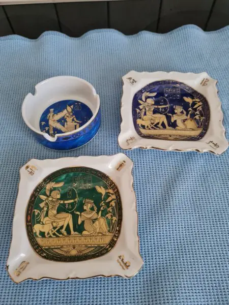 3 Porzellan Aschenbecher