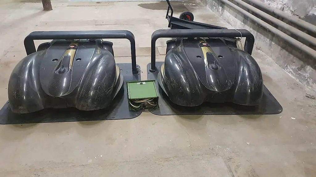 2 Rasenmäher für Fussballplatz (Occasion)