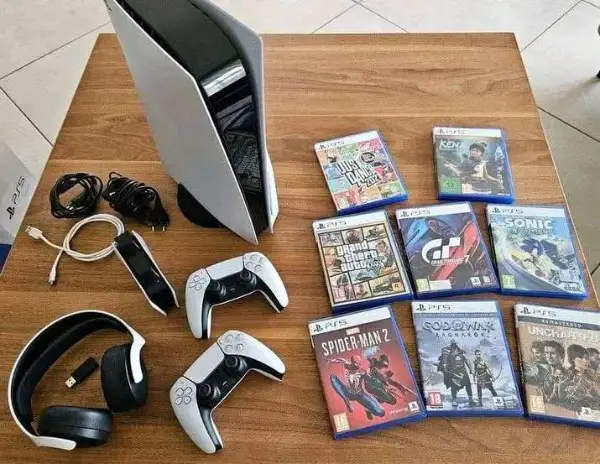 Playstation 5 Konsole mit Zubehör & Games–Top Zustand