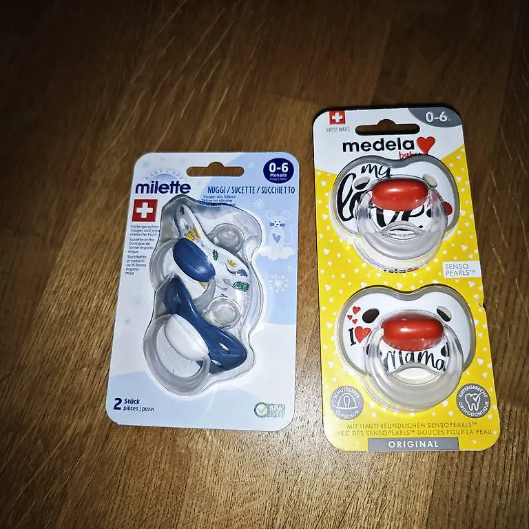 NEU SCHNULLER 2x Medela + 2x Milette 0-6Monate