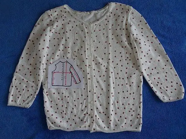 Weisses Jäggli Sujet kleine Erdbeeren, Grösse S=siehe Skizze