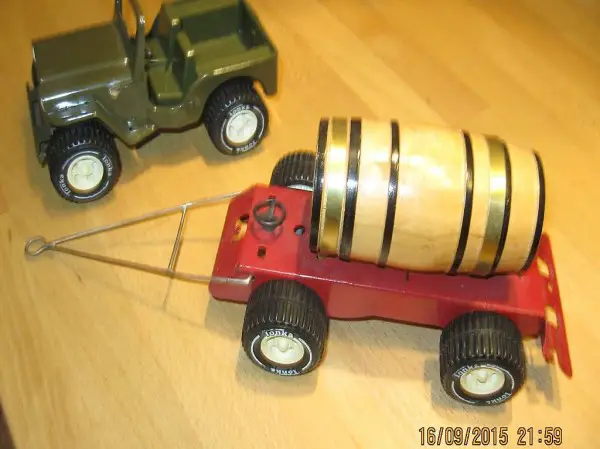 Tonko Jeep mit Anhänger Rarität