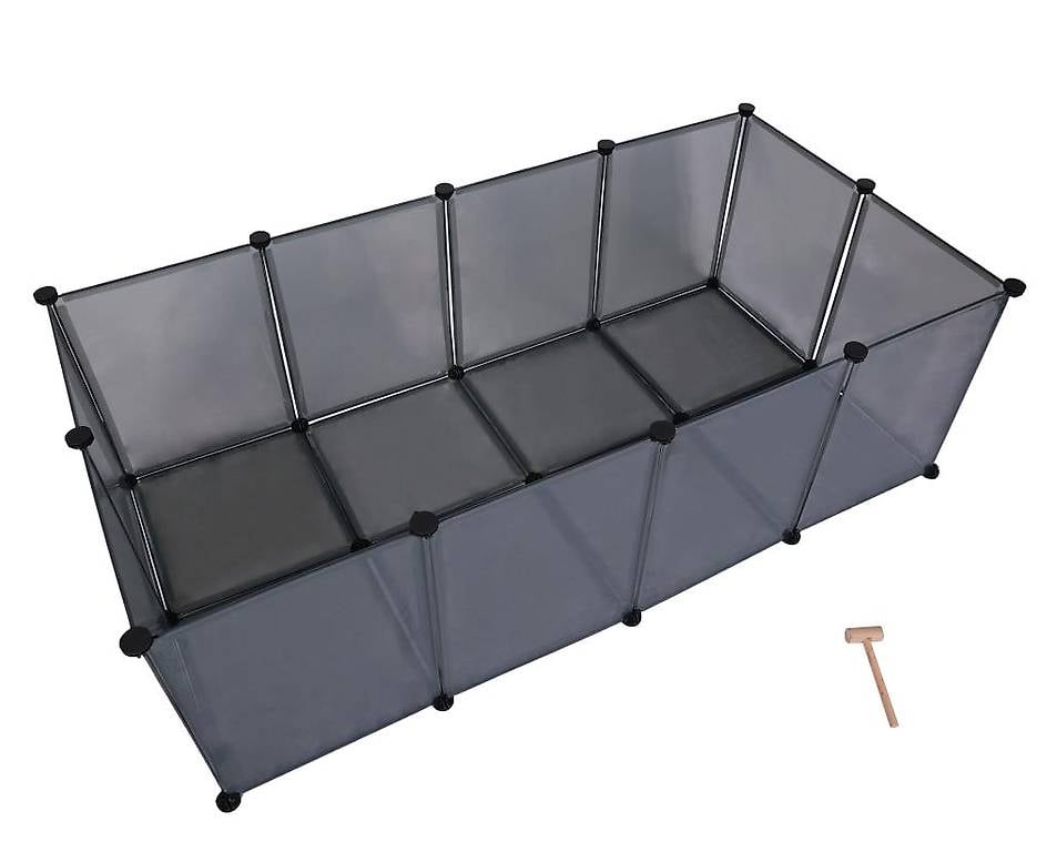 Freilaufgehege mit Bodenplatten grau