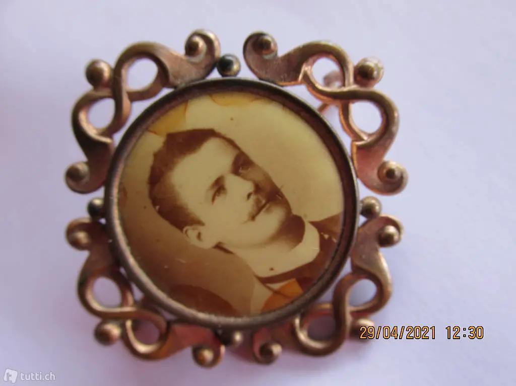 Amulette, Brosche, Ansteckbild, mit Stempel von um 1920
