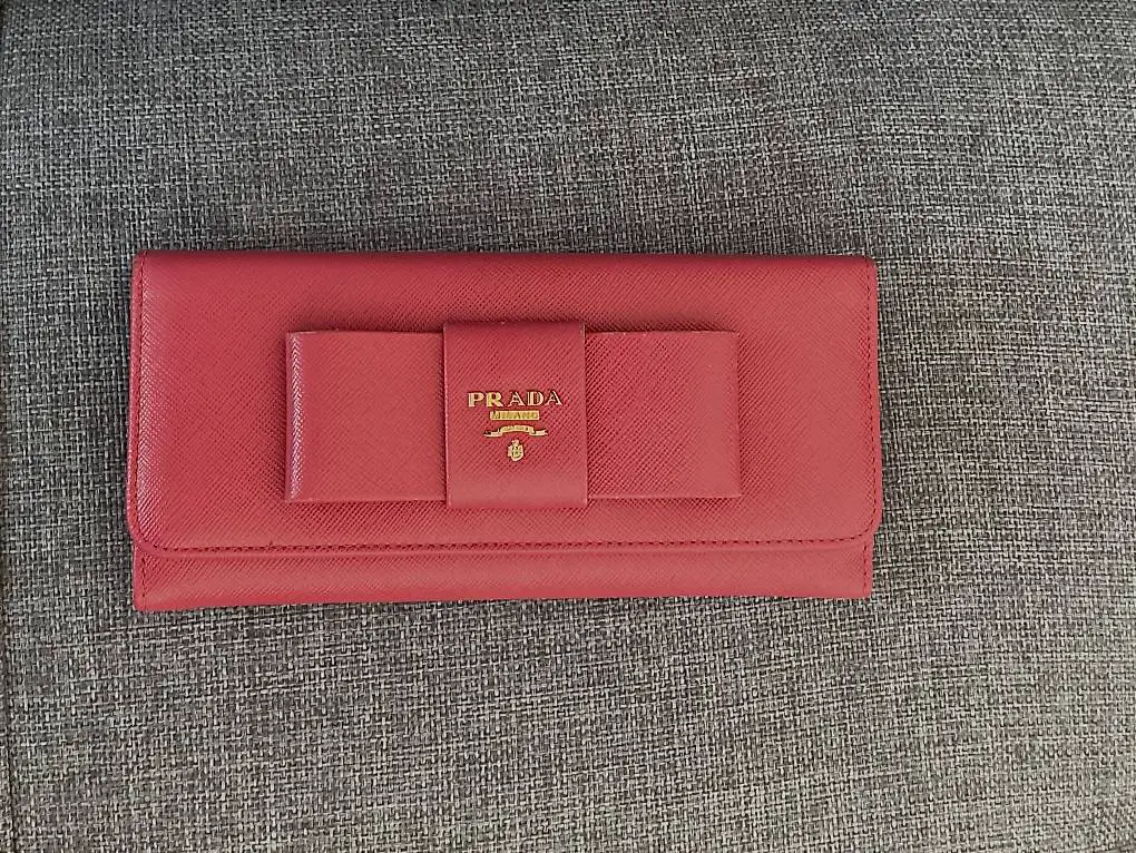 Prada Saffiano Leather Portemonnaie