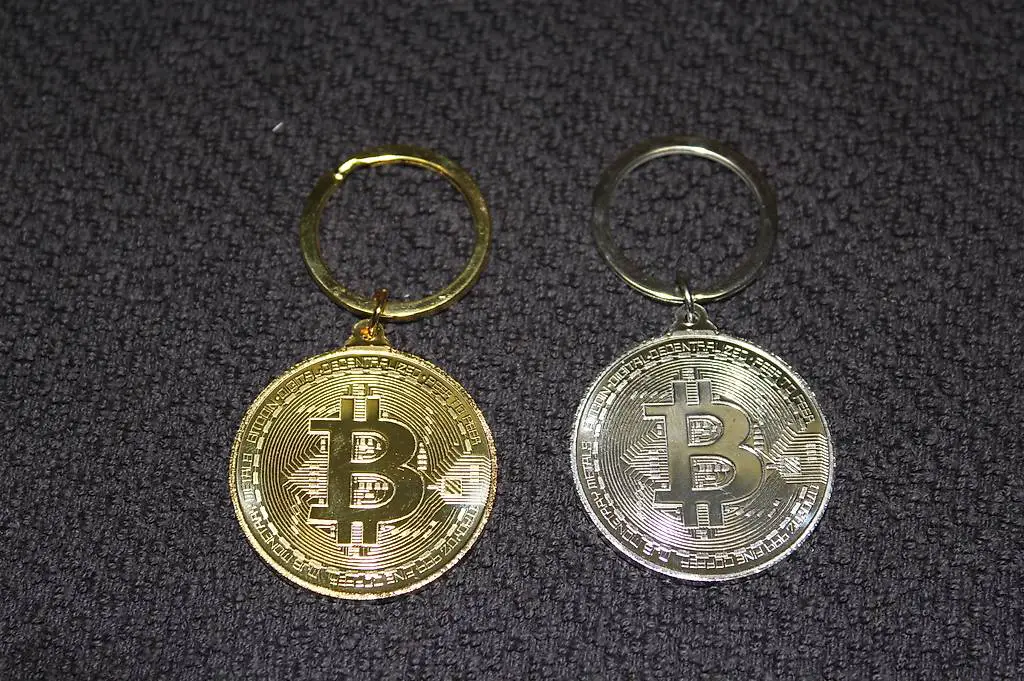 Portofrei 2stk. Bitcoin Münze Schlüsselanhänger BTC