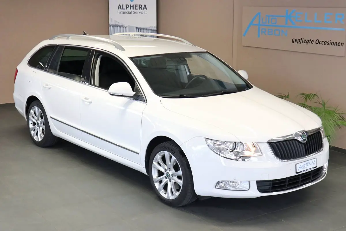 SKODA Superb Combi 1.8 TSI Elegance