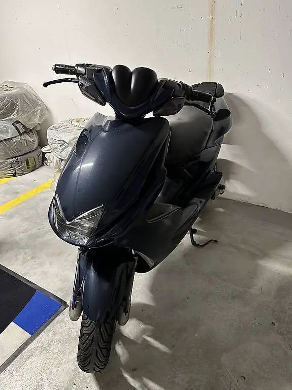 Yahmaha Aerox YQ 100