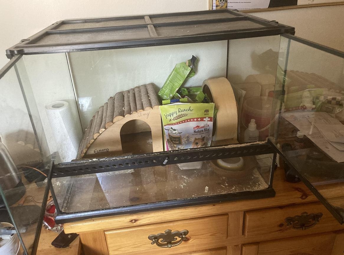 Hamsterkäfig aus Glas mit Zubehör zu verkaufen