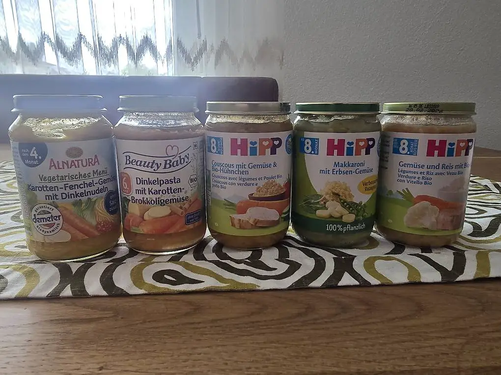 Zu verschenken verschiedene Babynahrung