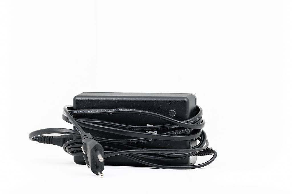 Elinchrom RQ Lithium MULTIVOLTAGE Ladegerät