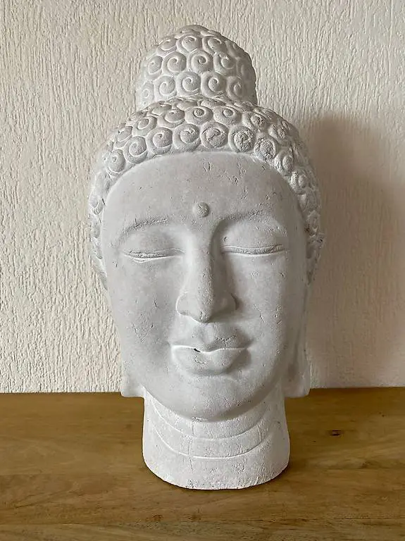 Schöner grosser Buddhakopf aus Ton geweisselt 40x22x20