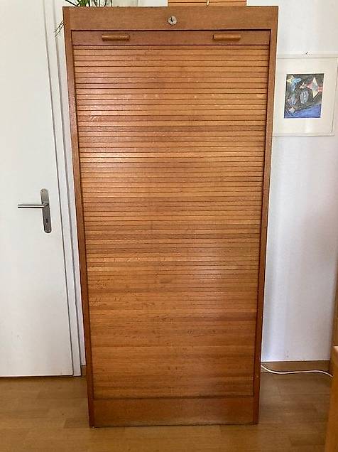 Aktenschrank mit Rolladen aus massivem Kirschholz