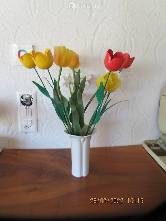 Blumenstrauss künstlich, Tulpen und Narzissen