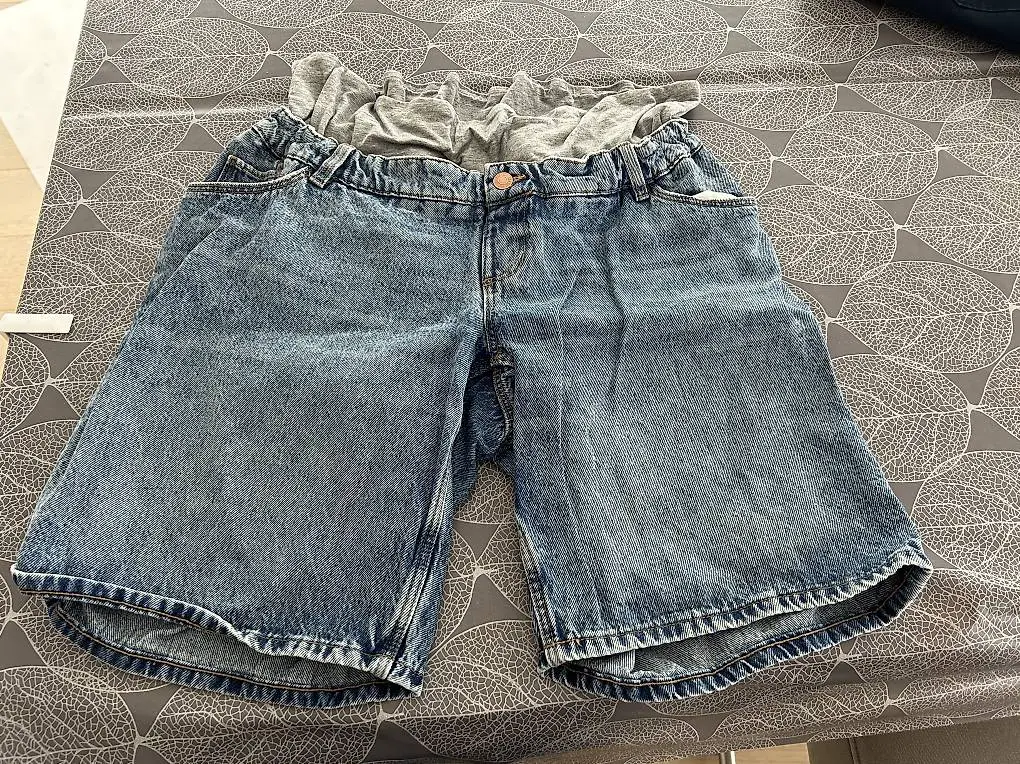 Kurze Umstandsjeans Grösse 44