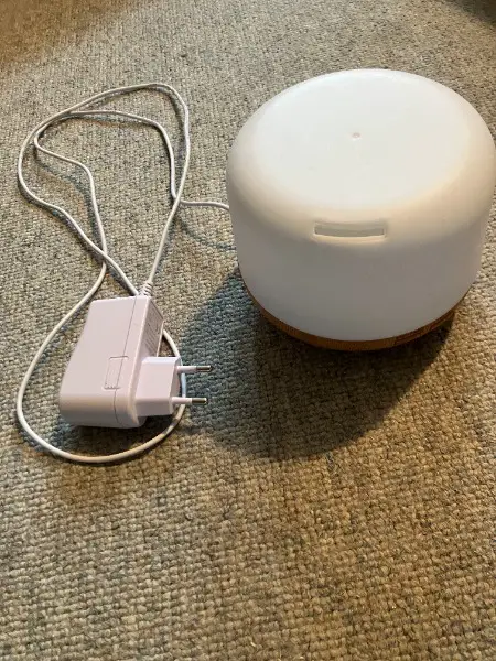 Aroma Diffuser Farfalla mit unterschiedlichen Lichtfarben