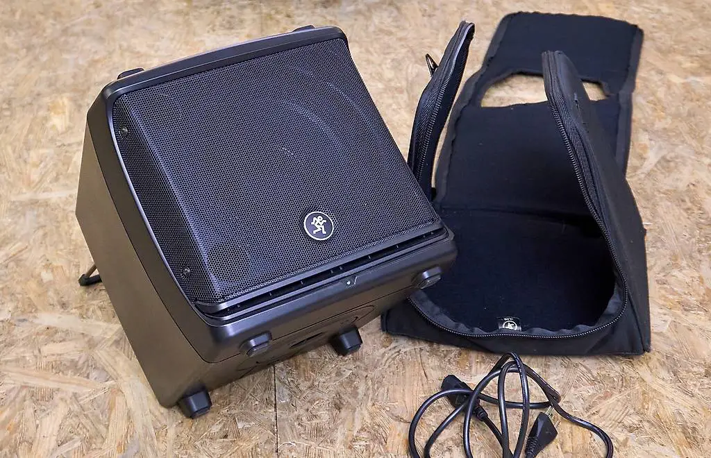 Mackie DLM8 PA-Lautsprecher inkl. Bag - Neupreis ab 1000.-Fr