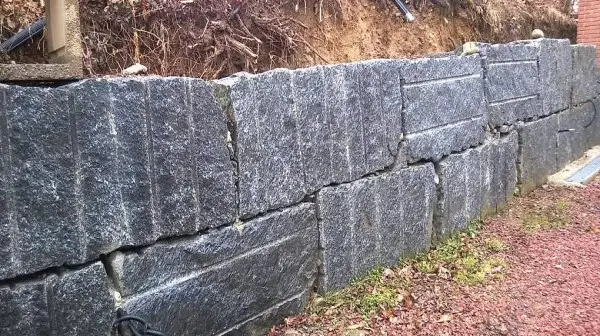  MAUERSTEINE GRANITSTEINE GESTALTUNGSBLÖCKE QUADER SERIZZO