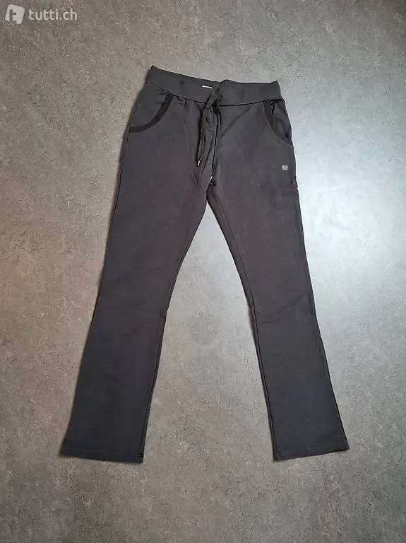 Neue Trainerhose Damen, Länge 36, schwarz, Gr. 40