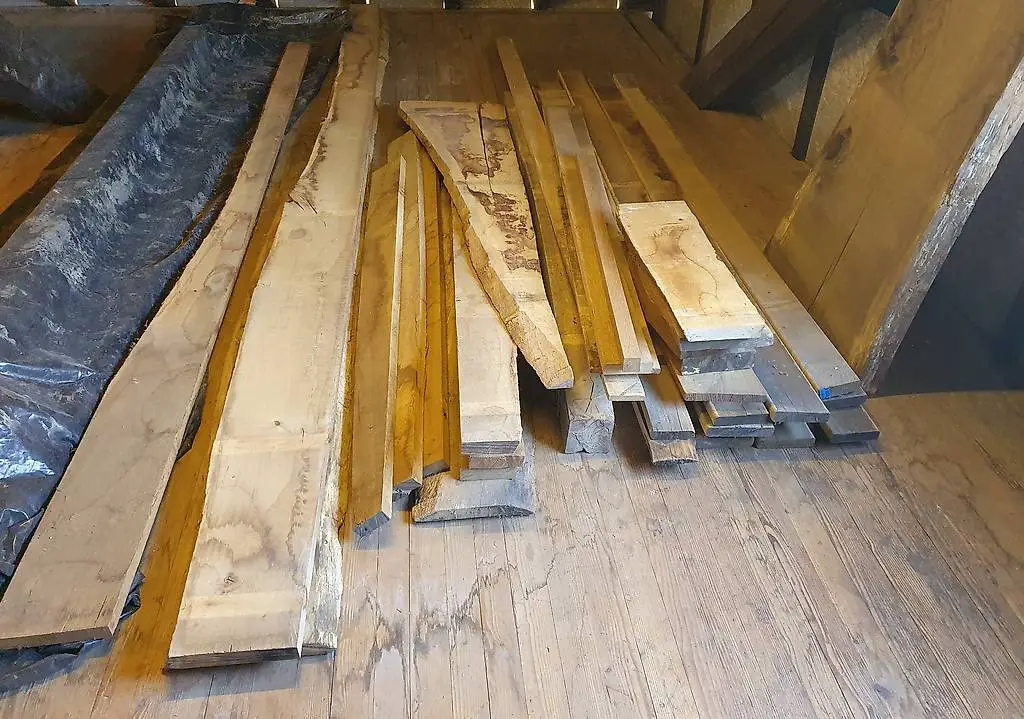 div. Eichen Bretter / Kantholz