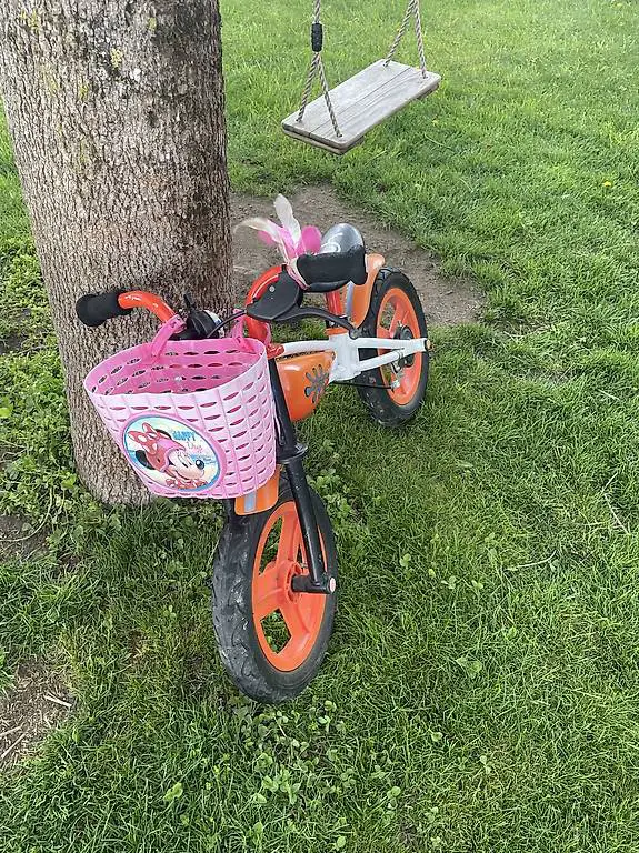 Laufvelo mit Velokörbli