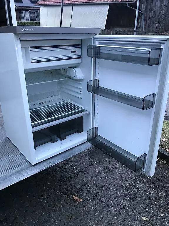 Kühlschrank mit Gefrierfach (Nr 026UA) Natel 079 426 60 47